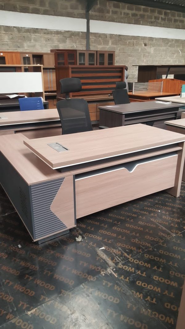 1600mm Office desk