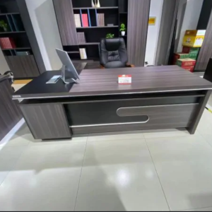 1800mm Manager's desk