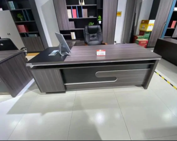1800mm Manager's desk