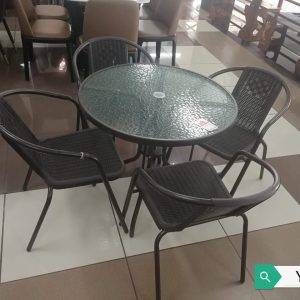 Round outdoor dining set
